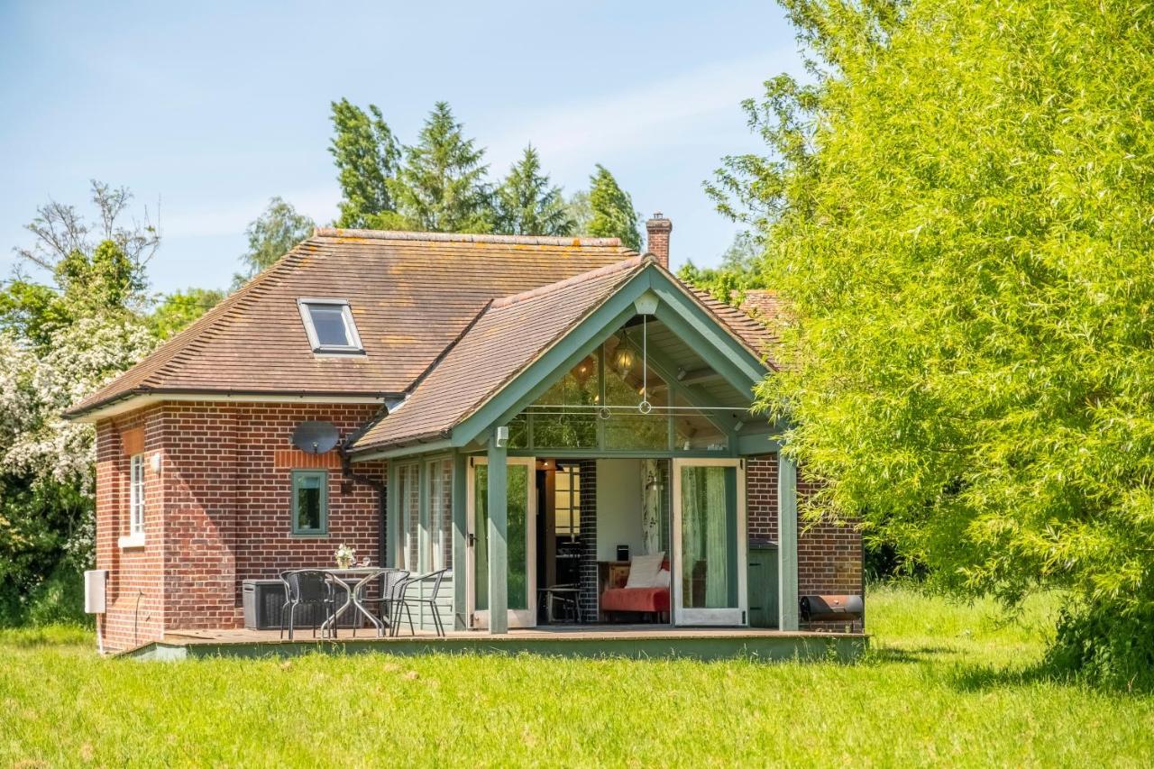 Вилла Ultimate Constable Country Rural Retreat - The Pump House Колчестер Экстерьер фото