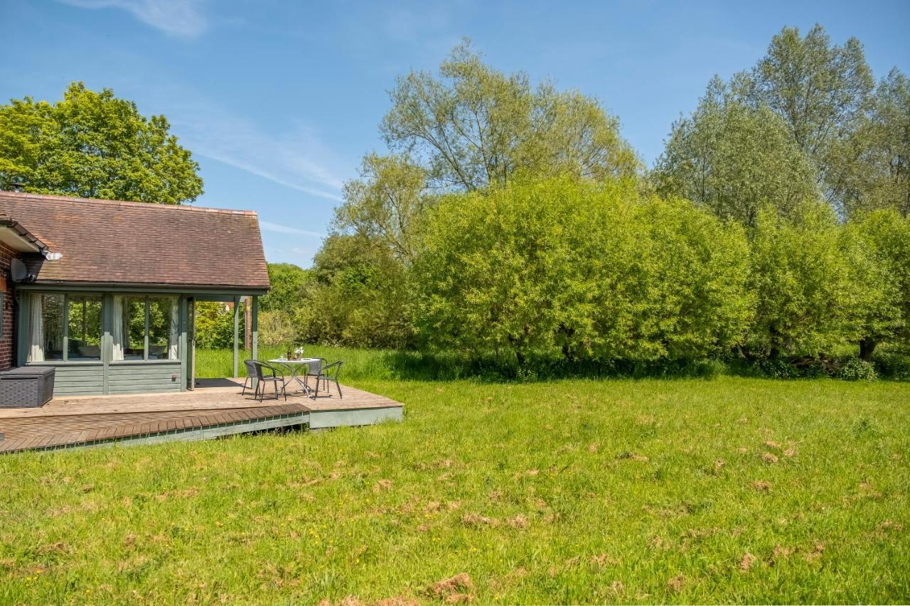 Вилла Ultimate Constable Country Rural Retreat - The Pump House Колчестер Экстерьер фото