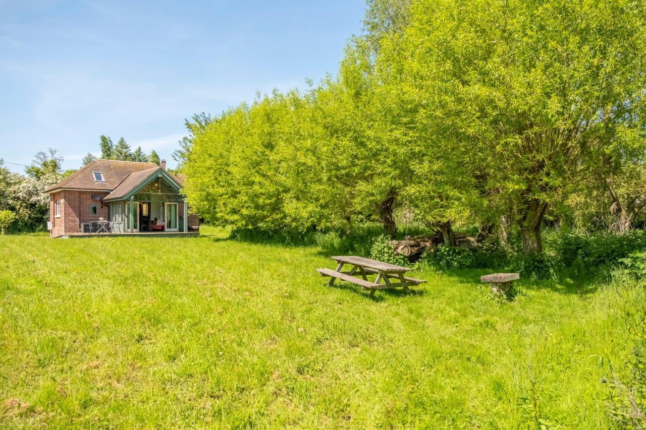 Вилла Ultimate Constable Country Rural Retreat - The Pump House Колчестер Экстерьер фото